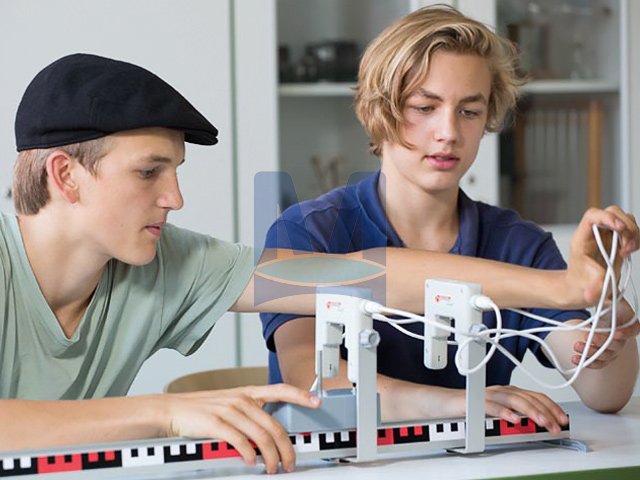 Žákovská souprava SEG Dynamika 2 s V-log, ukázka experimentu