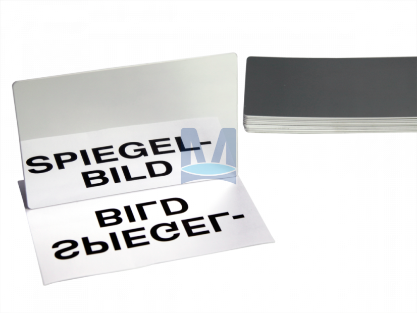 Sada zrcátek pro studium symetrie