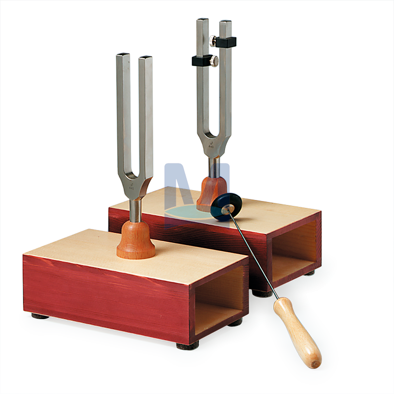 Ladičky na rezonančním boxu